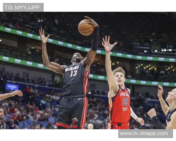 热火狂胜36分全队11人上场均有得分8人双位数表现展现强大实力